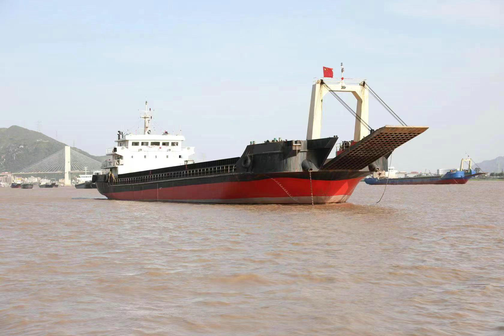 售:2018年沿海2560吨甲板货船