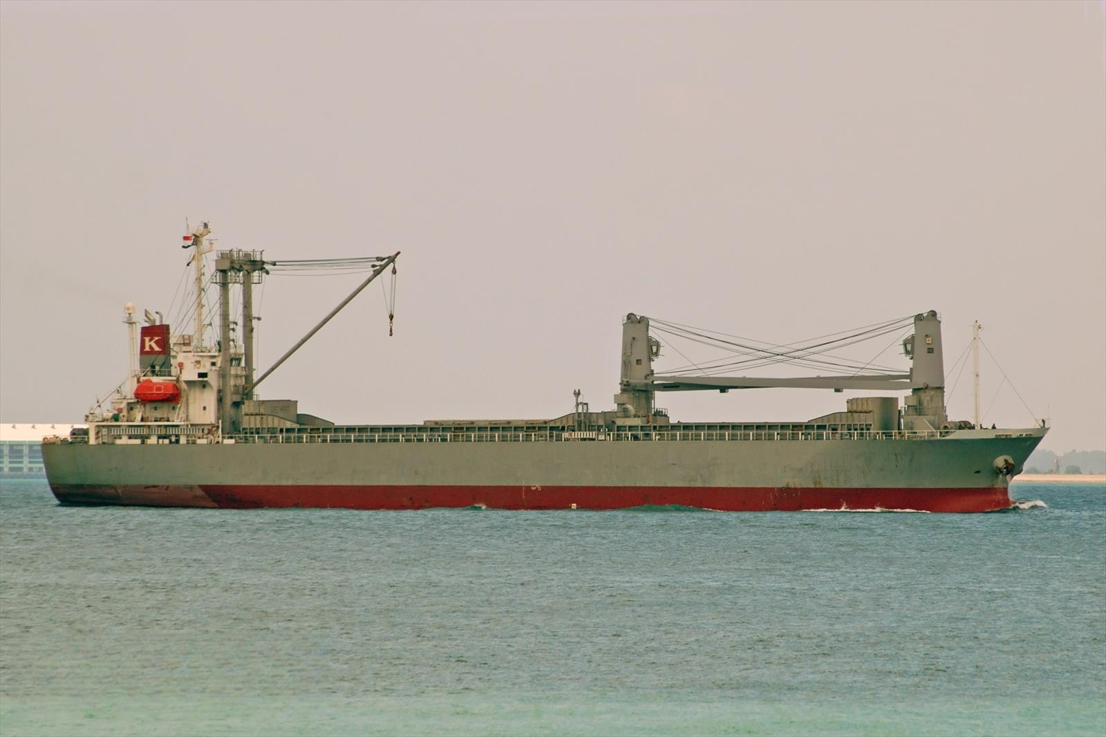 出售2003年日本造10320DWT普通货船（双层甲板）