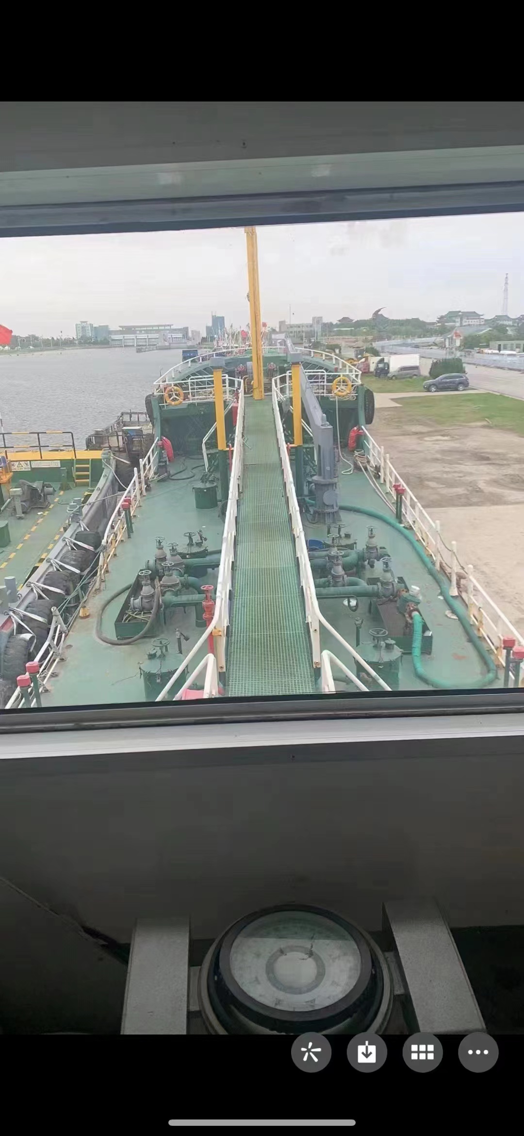 转让2014年台州造精品小油船 双底单壳带吊机 有加温！