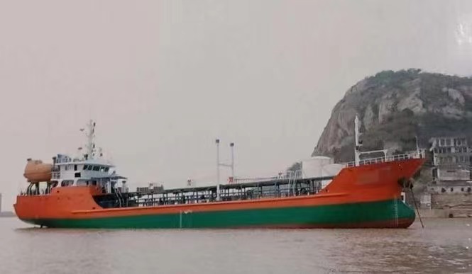 出售3800吨油船双底双壳结构 2006年浙江造