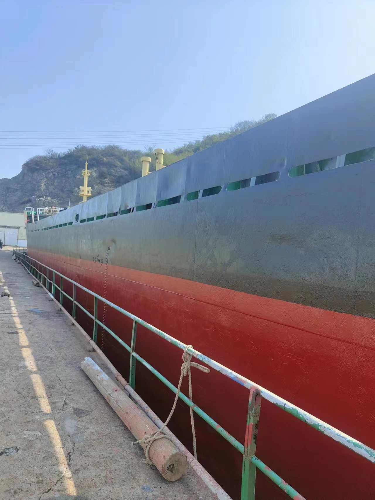 出售：4500吨散货船