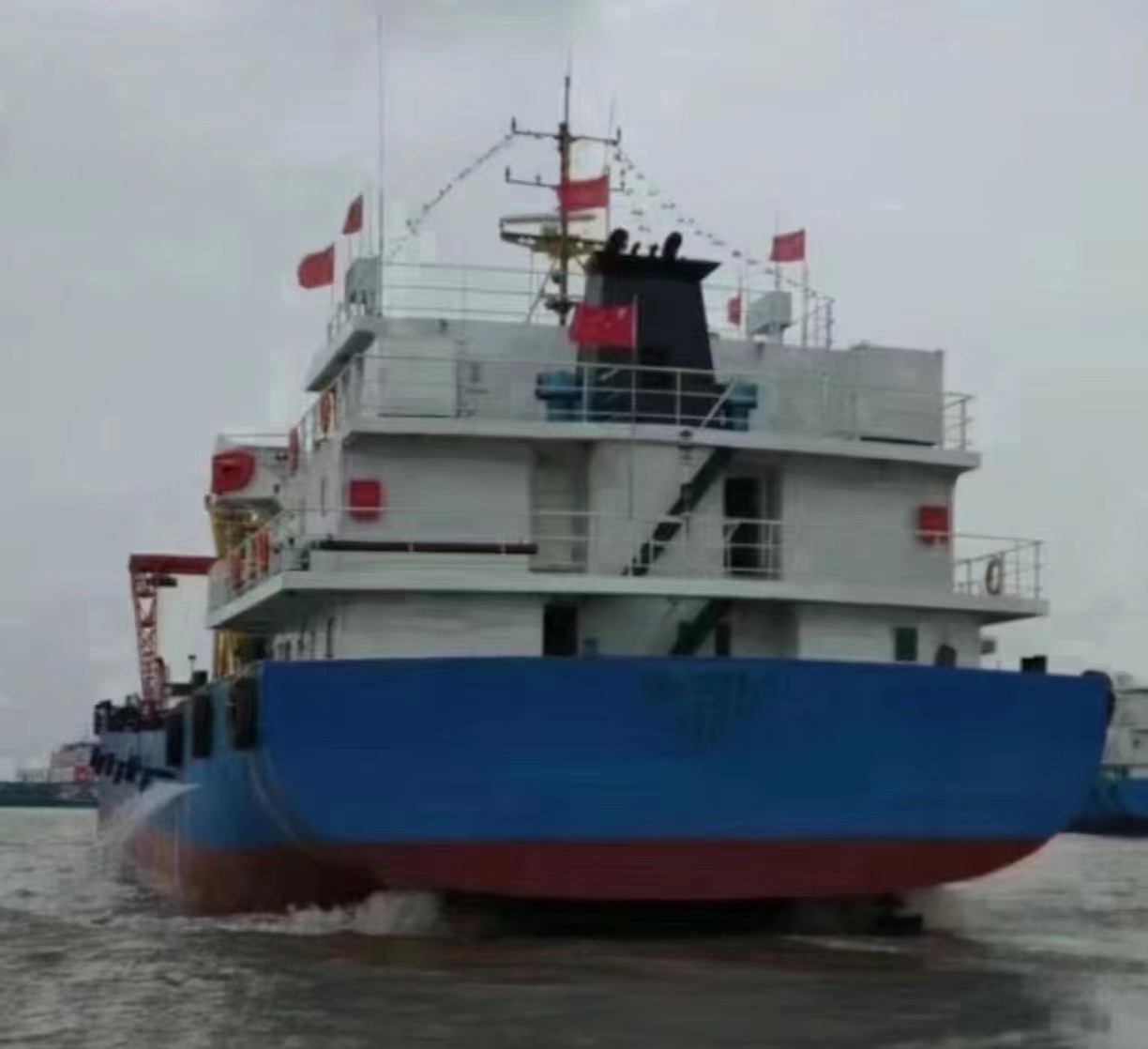 低价出售实载2000吨沿海自卸砂船：2020年5月江苏镇江建造