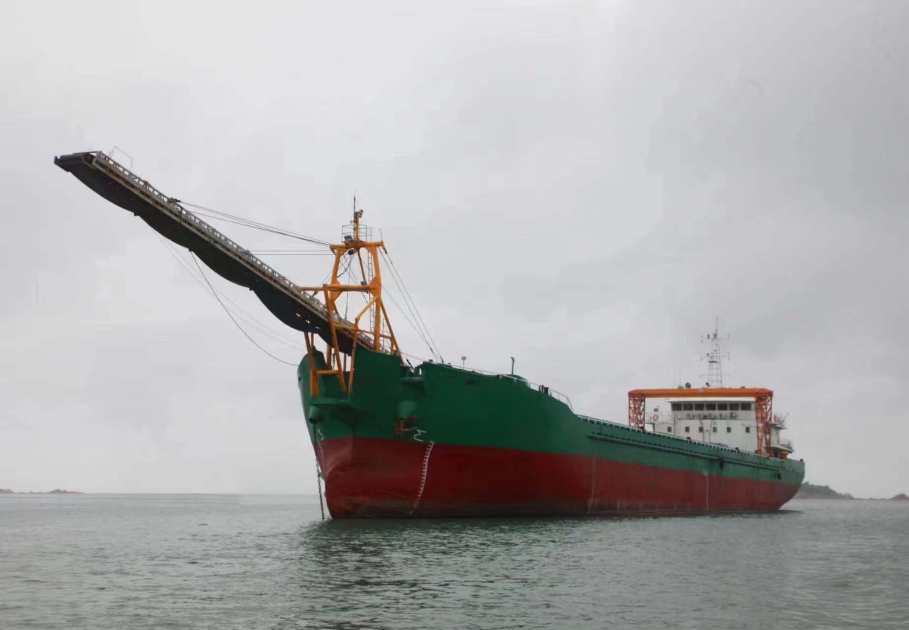 便宜出售5050吨沿海自卸砂船： 2015年9月广东建造/