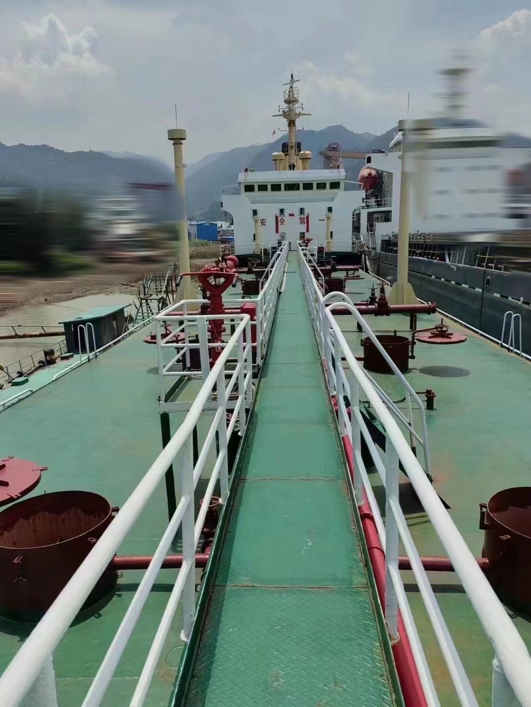 出售：4800吨双底双壳油船 2001年建造，2014年改建