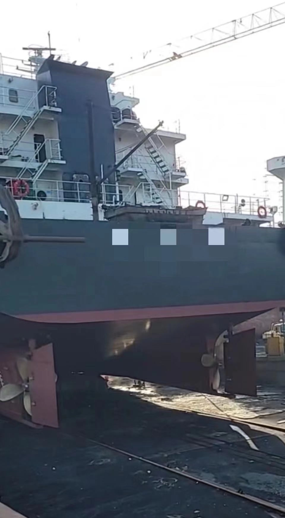 低价 低价出售5660吨甲板货船： 前跳板/后驾驶室 2018年1月江苏建造