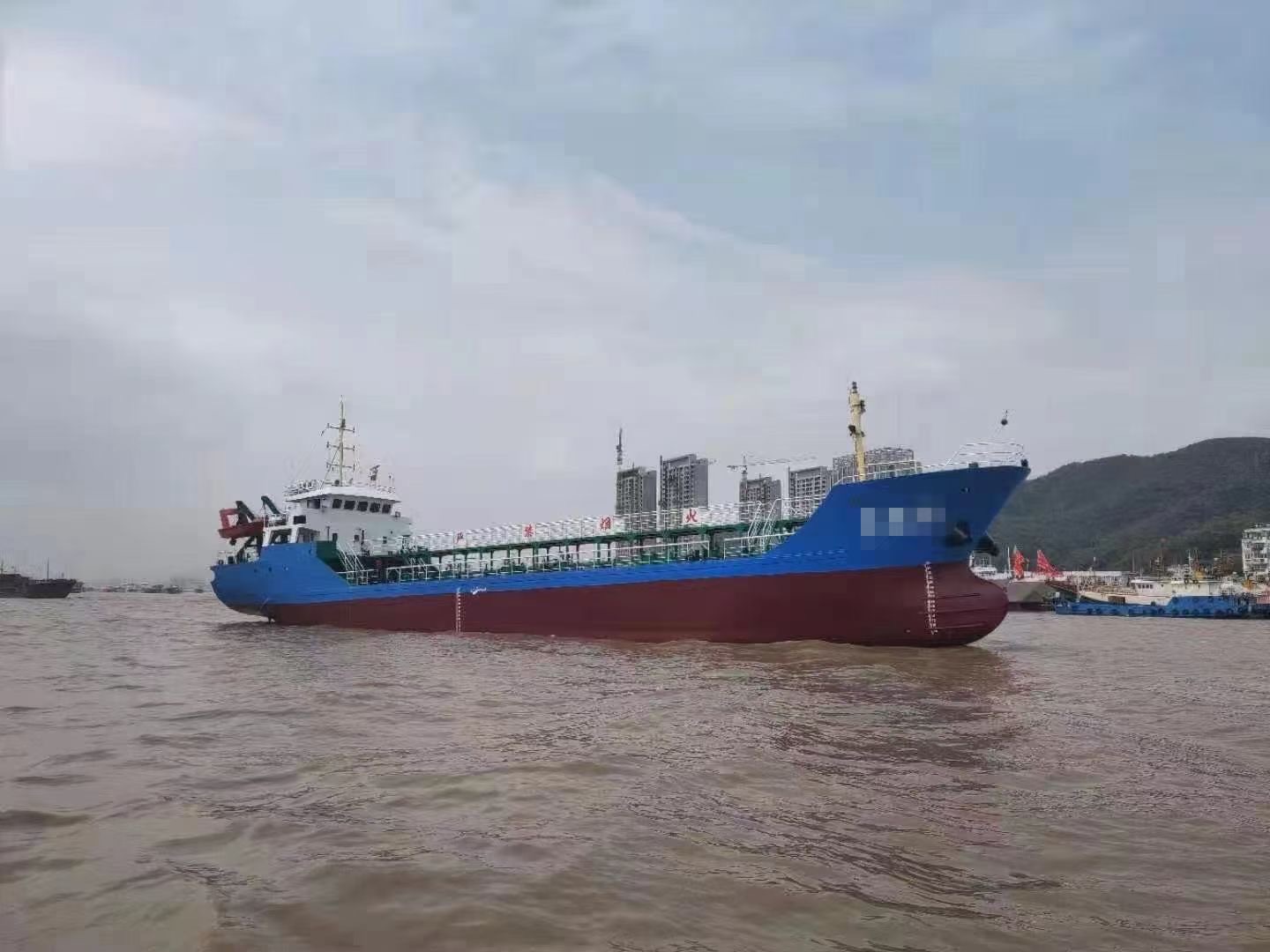 出售1000吨双底双壳油船 