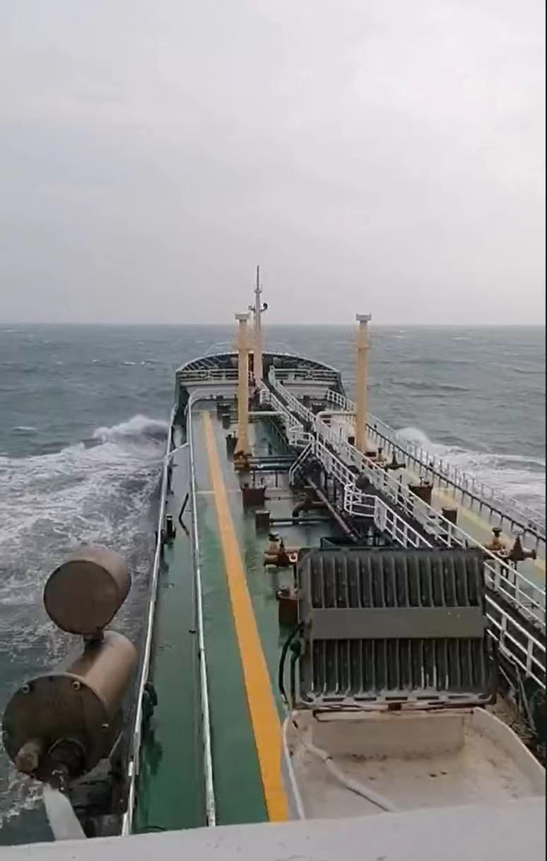 转：2005-7100吨 油船 双底双壳