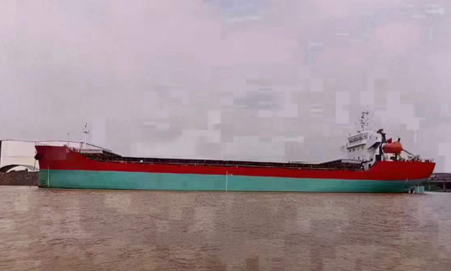 出售7600吨  散货船 双壳
