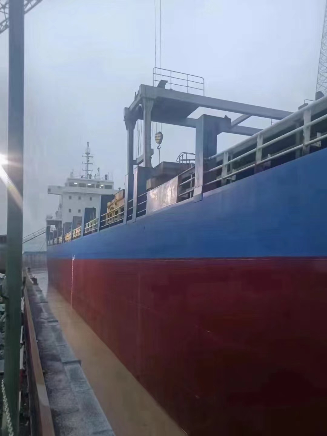 出售：6368吨双壳集装箱船 正常运量（箱）348TEU 2005年浙江象山建造/