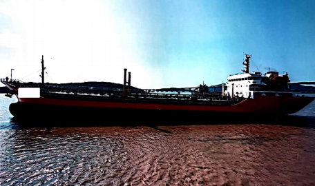 出售：2003-5000吨油船