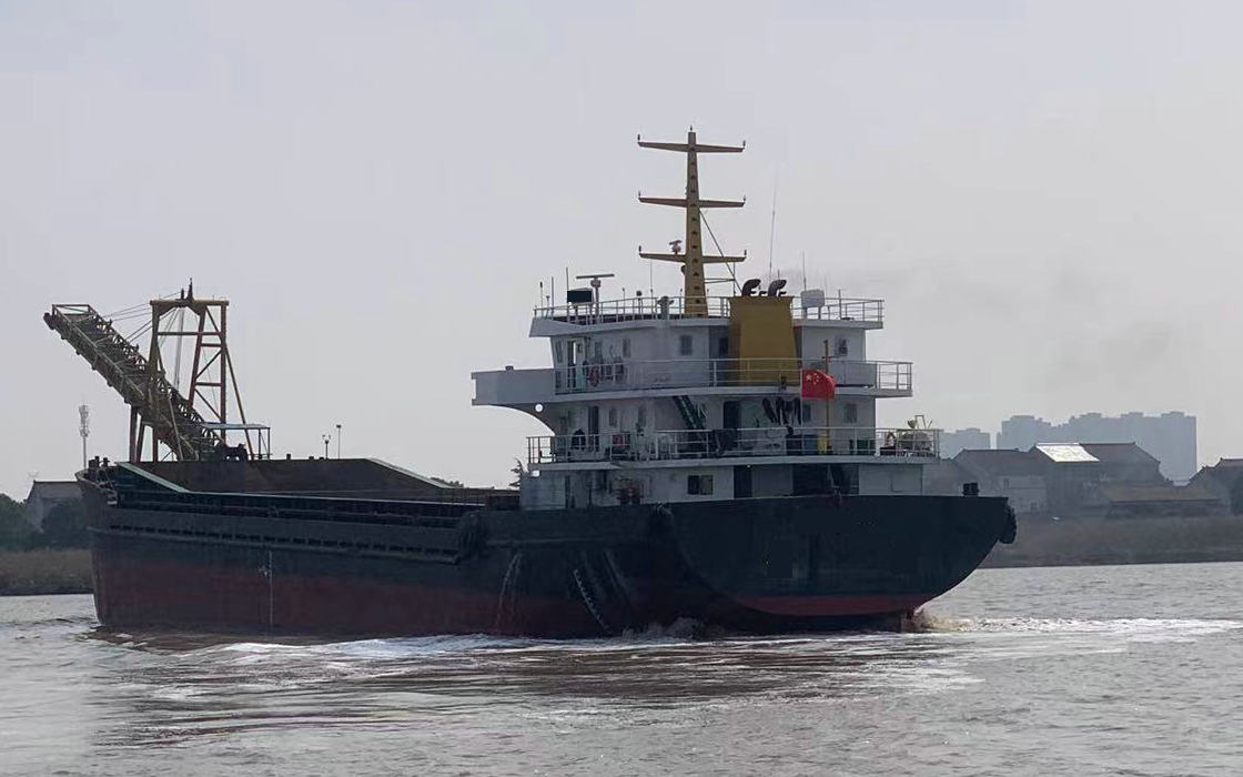售：2018年沿海2400吨自卸砂船