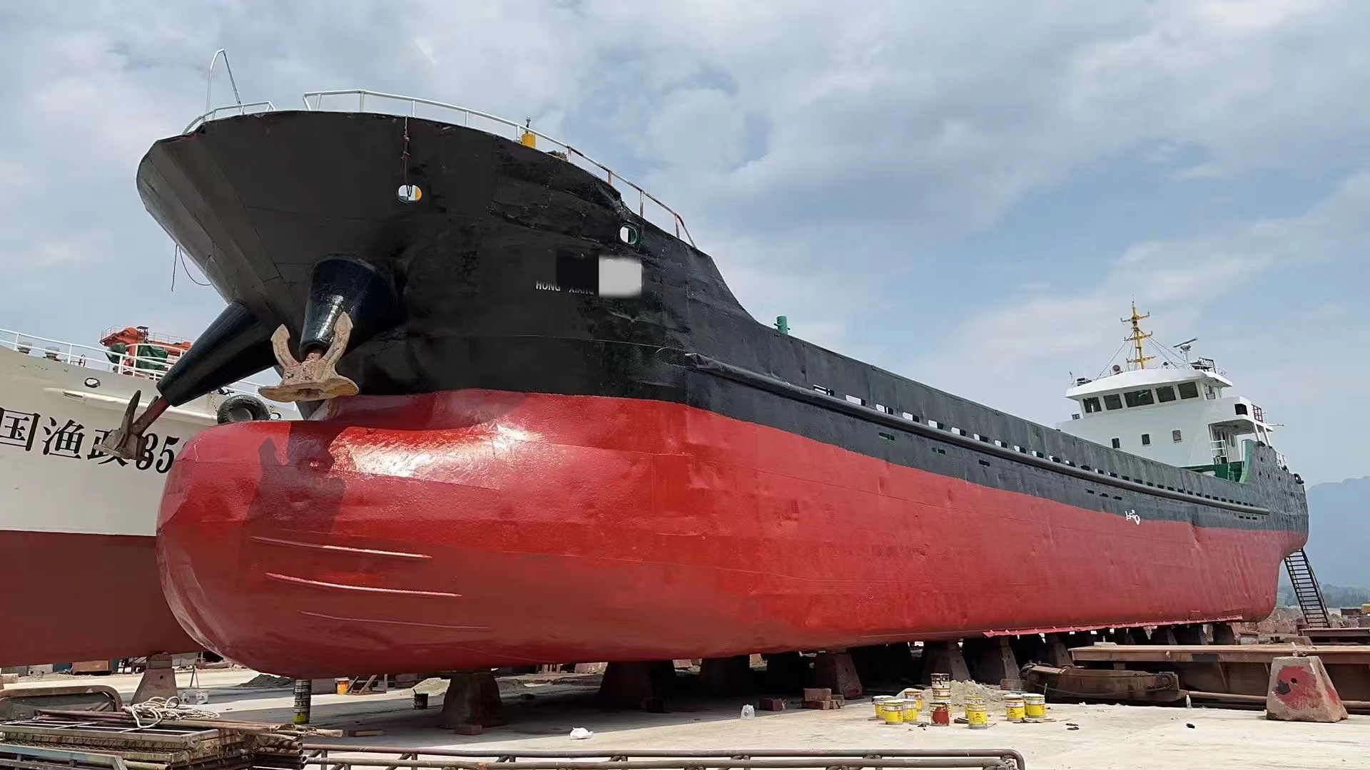 出售实载1300吨散货船 2011年9月武汉建造/
