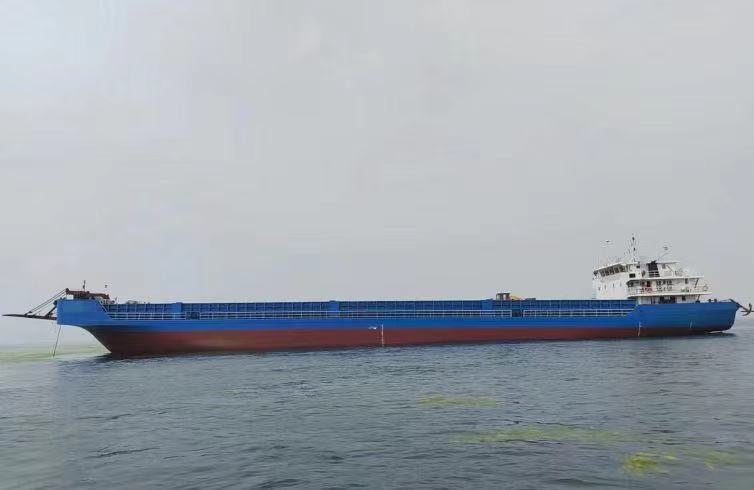 出售：2017-4000吨散货船