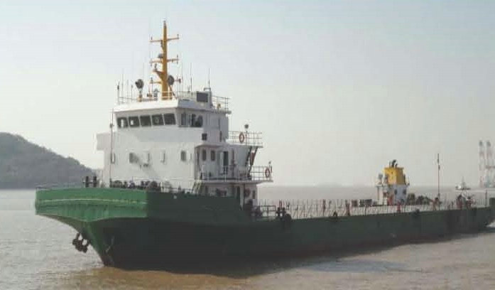 2010年1600吨沿海甲板船
