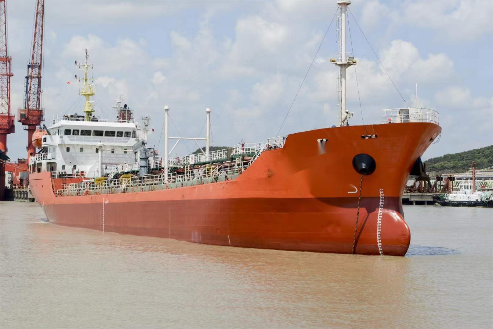 出售4128吨油船（双壳）