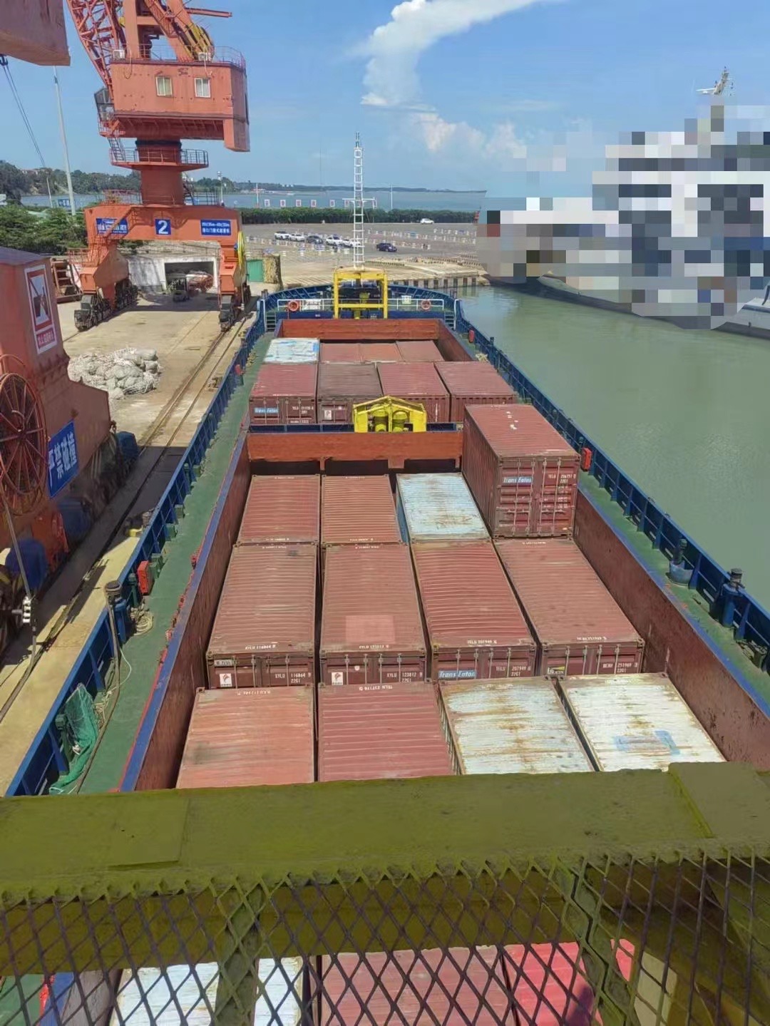 出售2708吨集装箱船