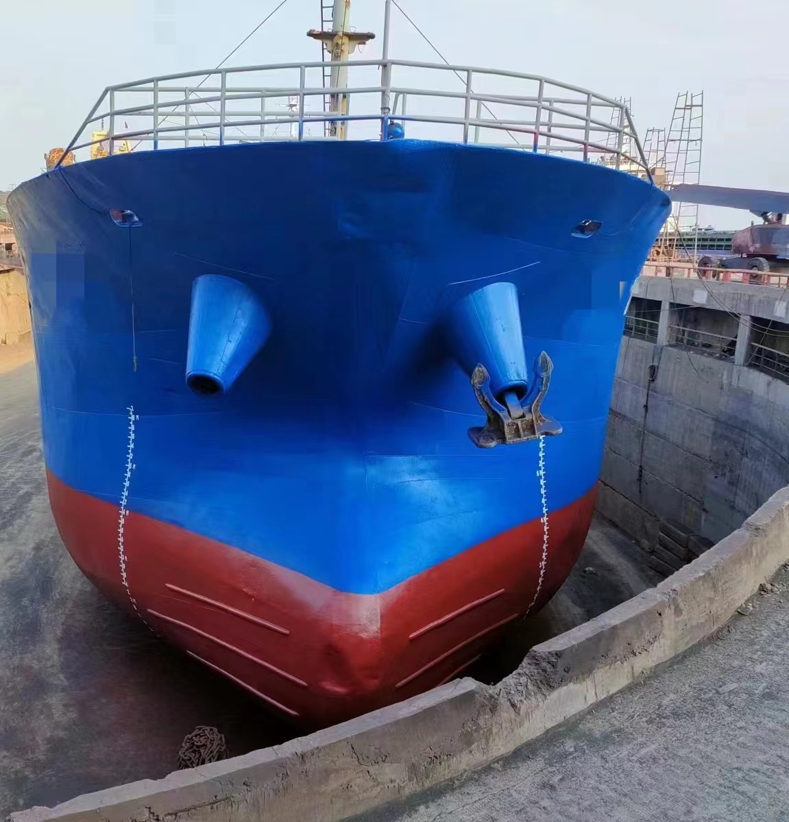 出售4400吨  敞口集装箱船248TEU/2010年建造/CCS船级社/