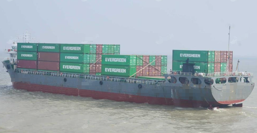 出售:【敞口集装箱船】8900吨426箱，2012年江苏造，编号：HY24060601