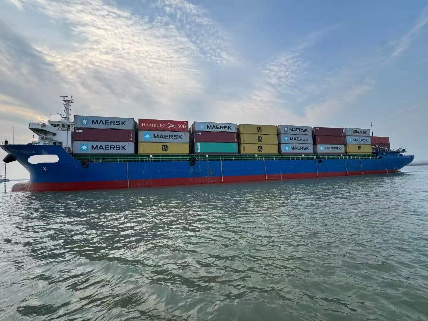 出售2018年造10000吨715个柜沿海敞口集装箱船