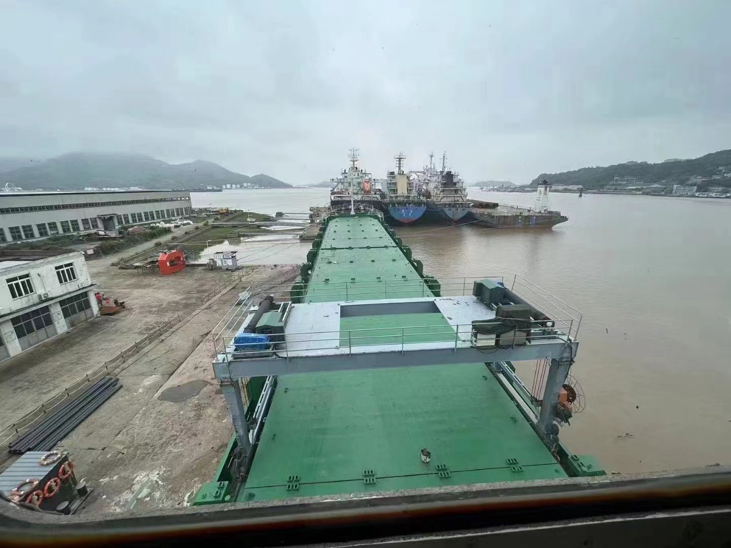 出售：4500吨双壳多用途船，装载标箱：232TEU 2007年浙江造