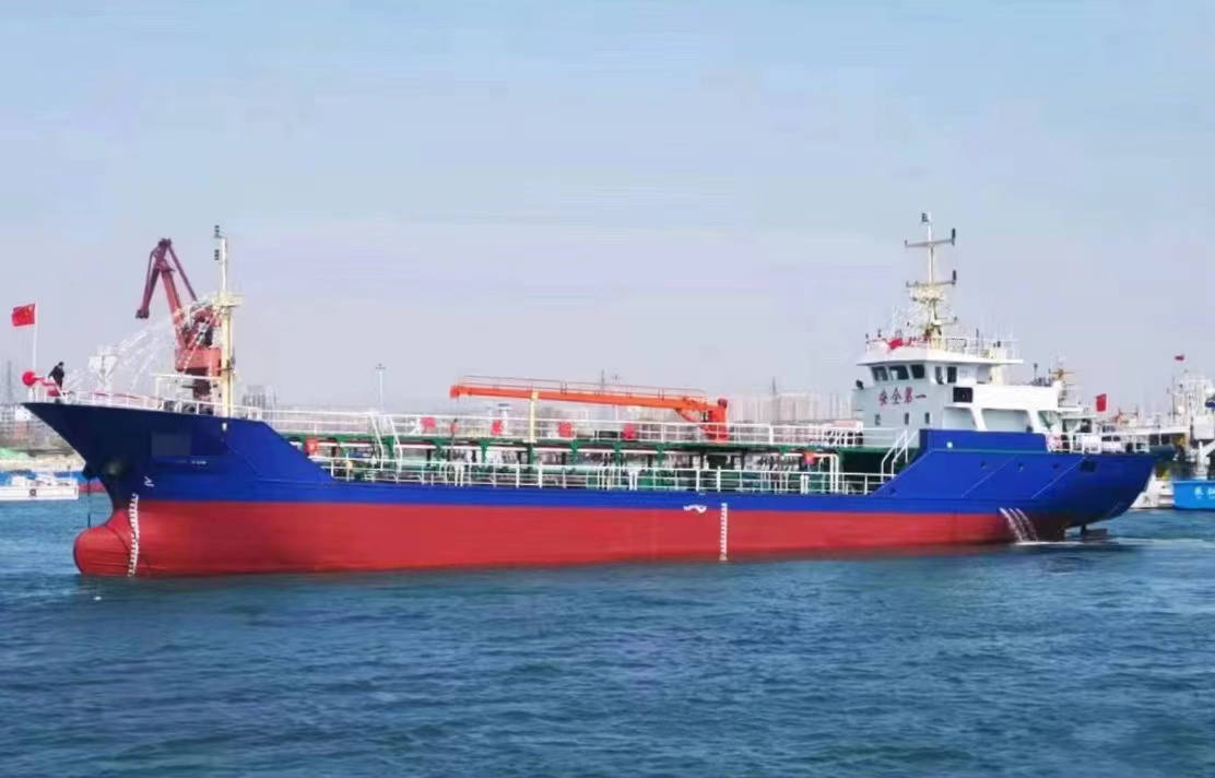 出售供油船：1000吨2019年CCS 船舶类型：油船（闪点＞60℃） 建造完工：2019年