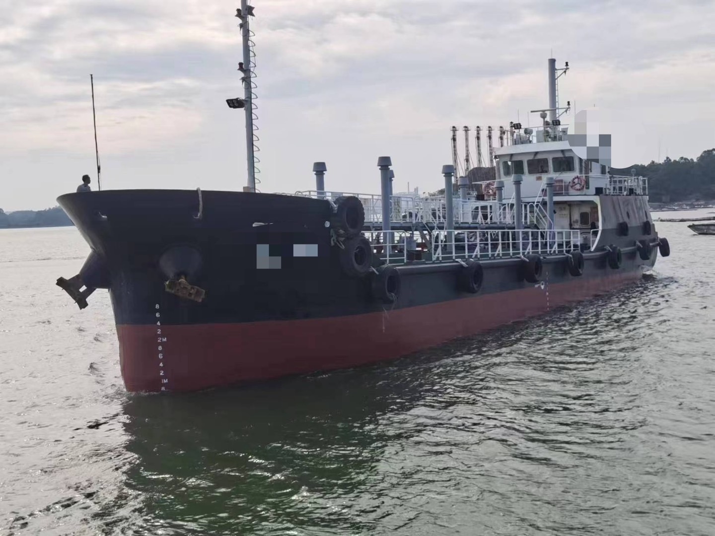 出售300吨双壳油船