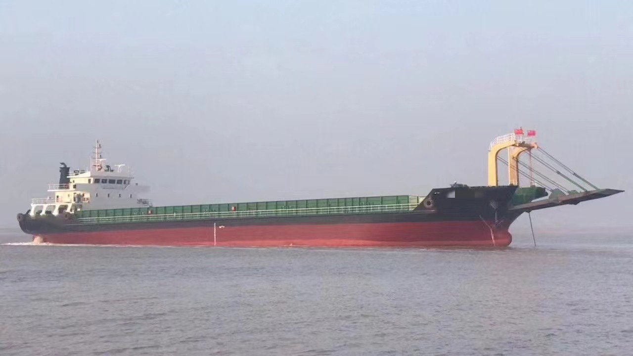 出售：5000吨甲板货船/前跳板/后驾驶室/ 2019年江苏建造/