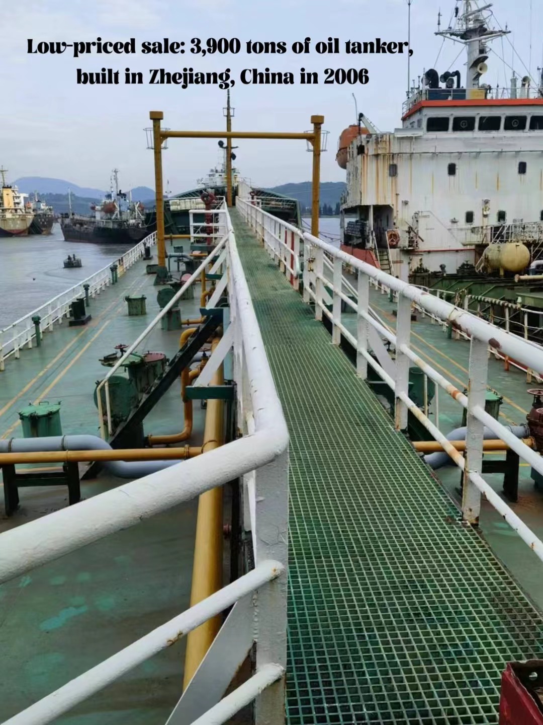 Low-priced sale: 3,900 tons of oil tanker, built in Zhejiang, China in 2006