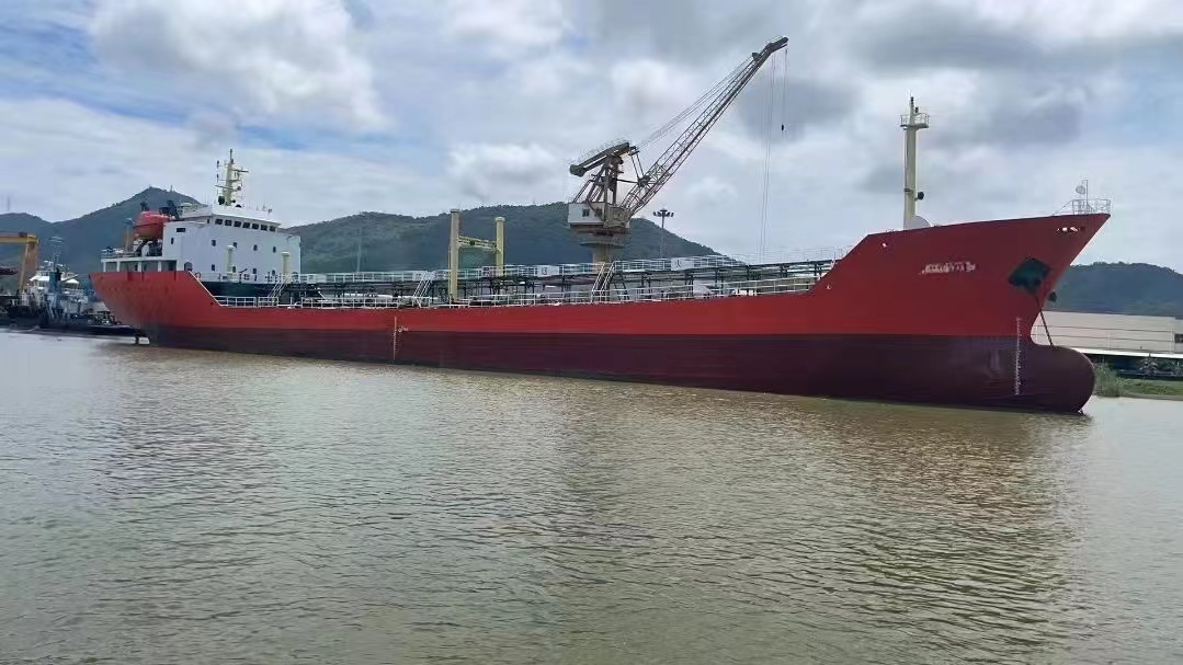 出售03年4500吨CCS化学品船 For sale: 4500T chemical ship/built in China in 2003/CCS ship class/