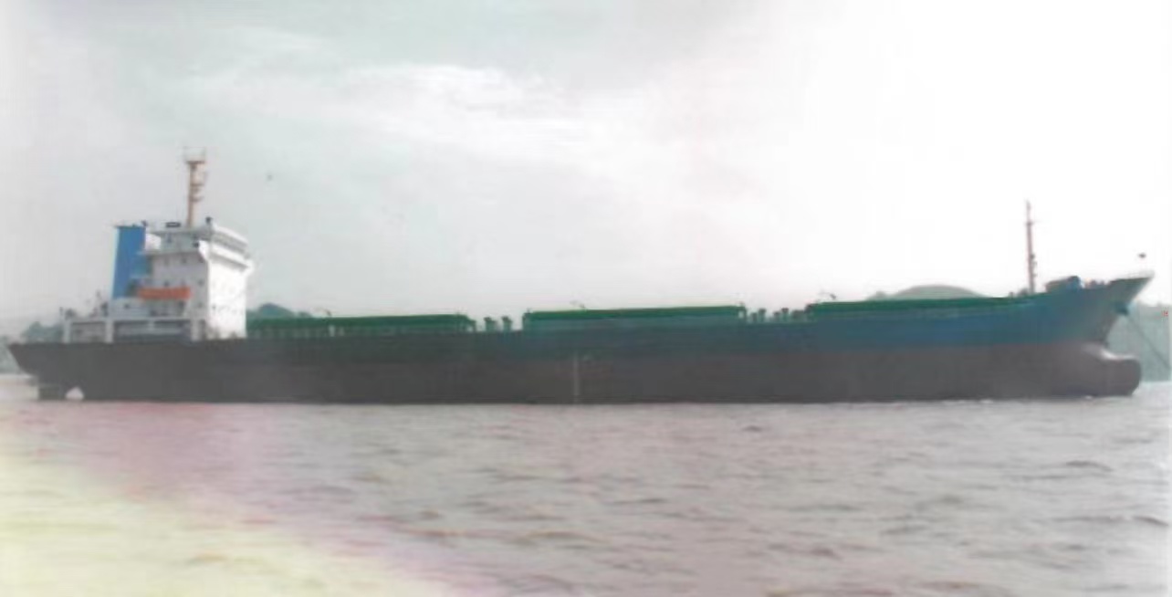 低价出售13600吨双壳散货船 建造年份：2009年8月 Sale: 13600 ton bulk carrier, made in China in 2009, CCS