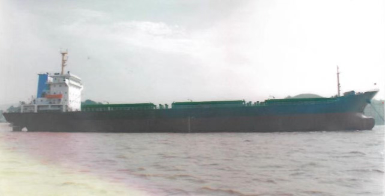 低价出售13600吨双壳散货船 建造年份：2009年8月 Sale: 13600 ton bulk carrier, made in China in 2009, CCS