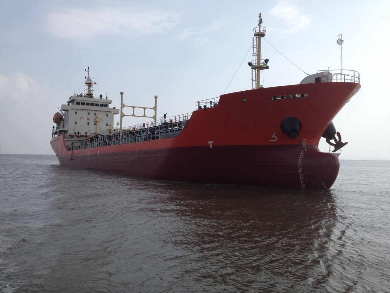 4300吨成品油船