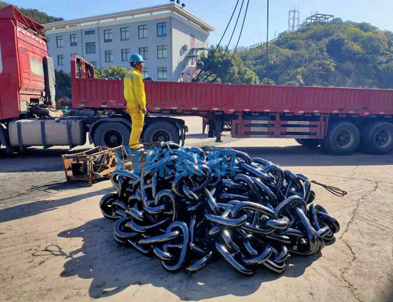 84mm 三级有档锚链,LR证书,黑漆裸装,专车发上海