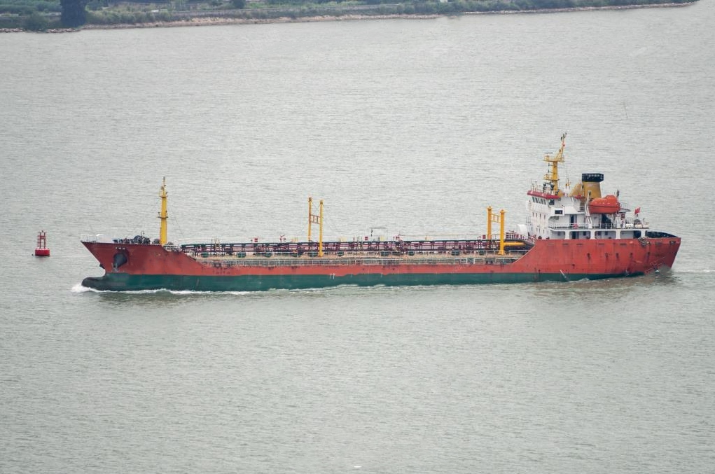 4325吨油船