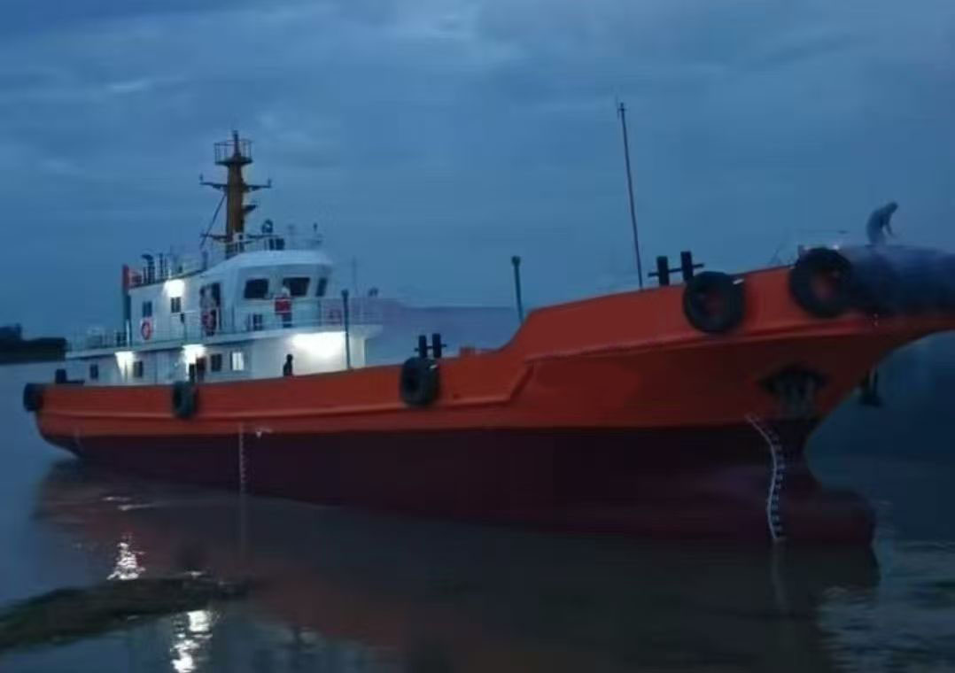 新船近海450吨供水船