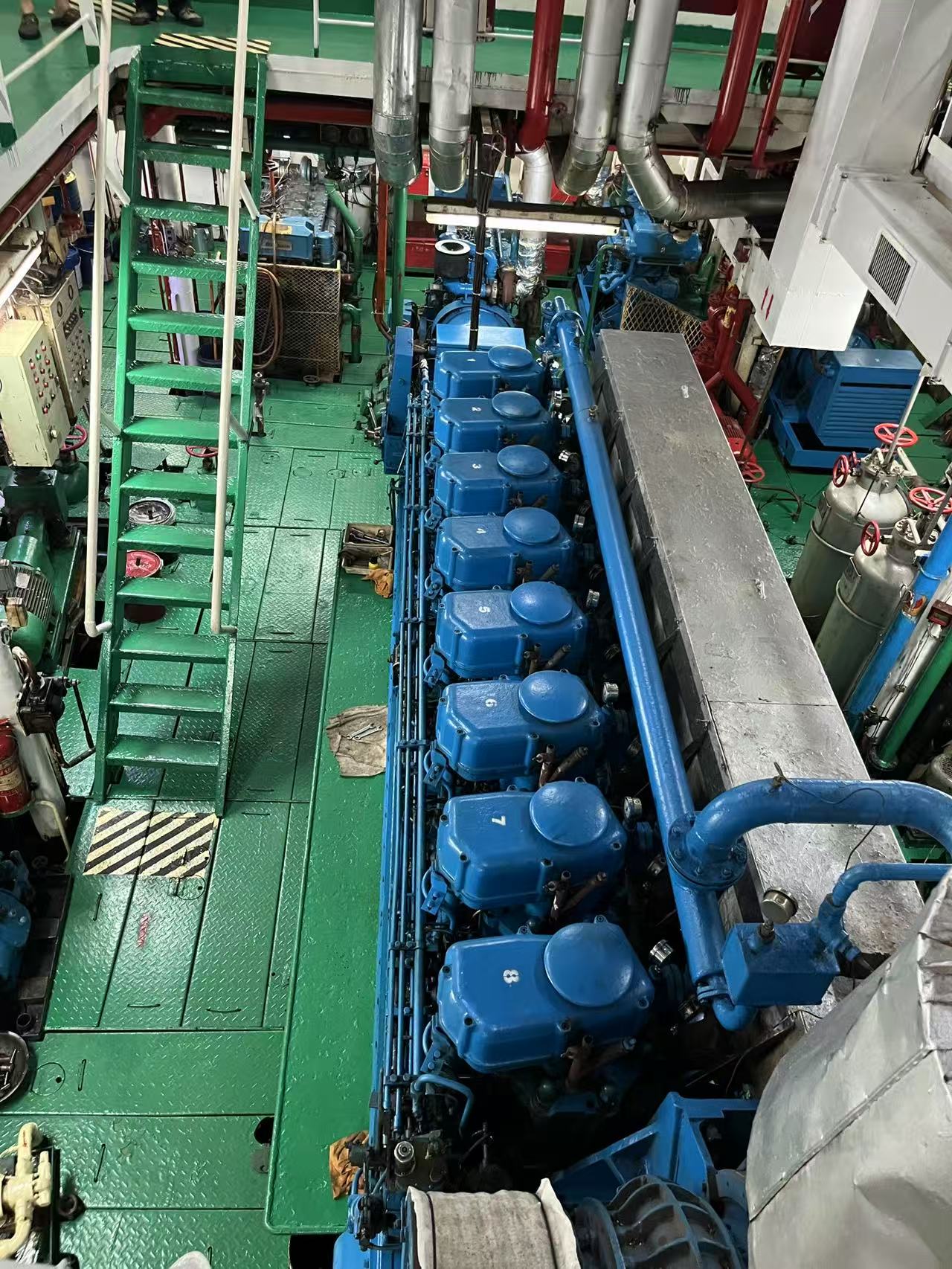 重油船6400吨油船