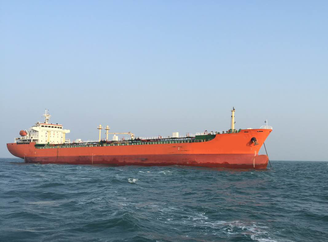 出售2011年浙江建造 19000有船ccs 货油舱14个,舱容23800立方 双壳油船