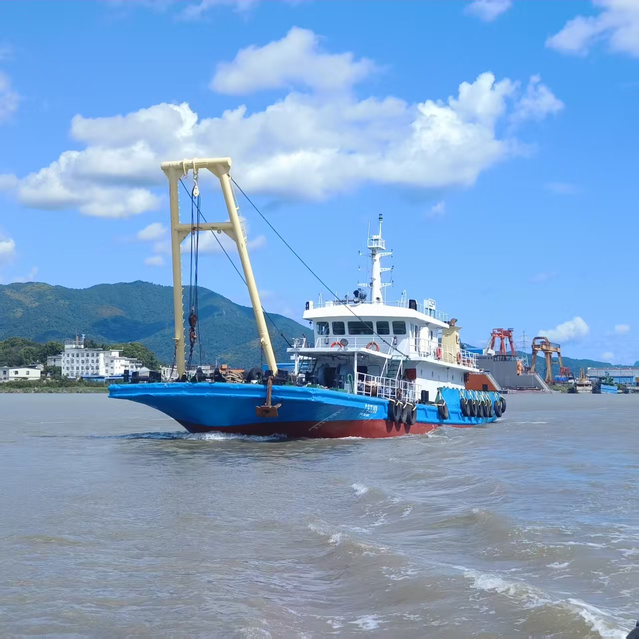 近海航区起锚艇（6170*2台）