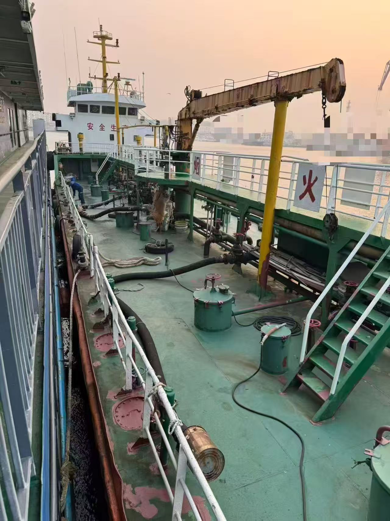 售:2013年沿海1000吨双壳油船