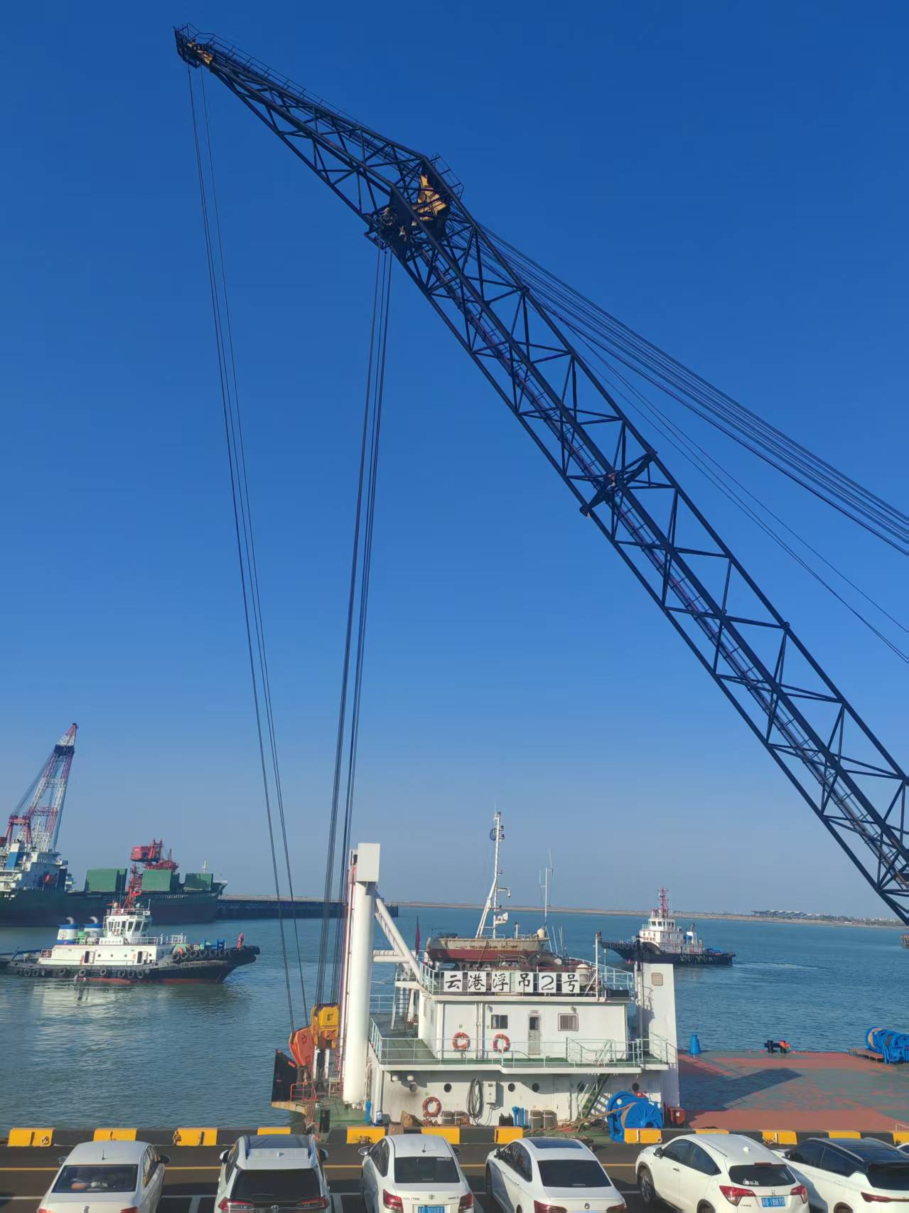 200吨全回转进口浮吊出租