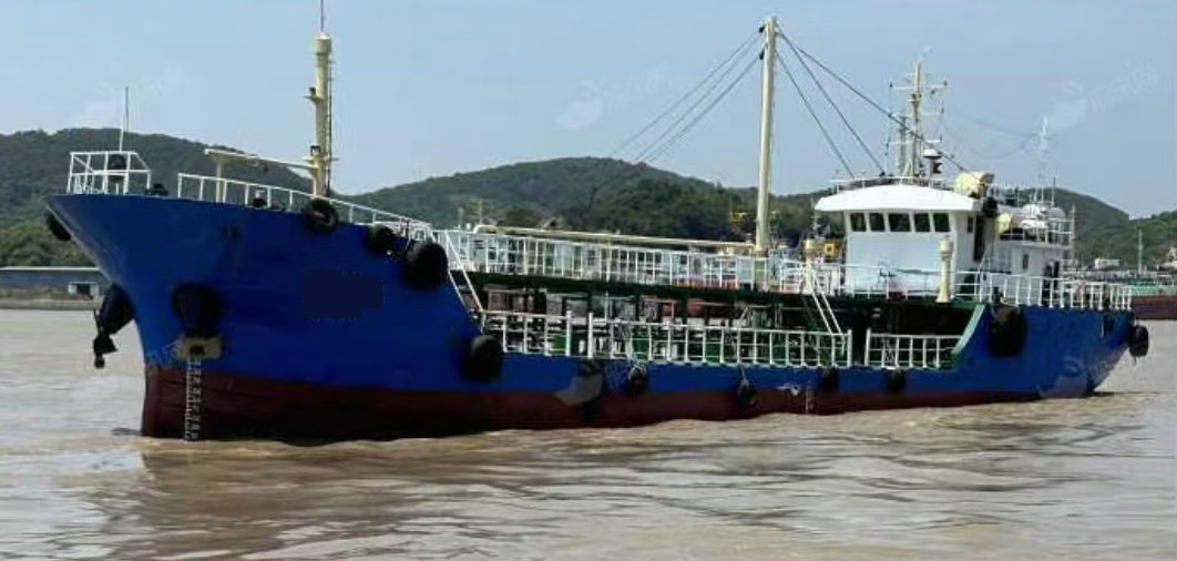 售：2010年沿海560吨油船