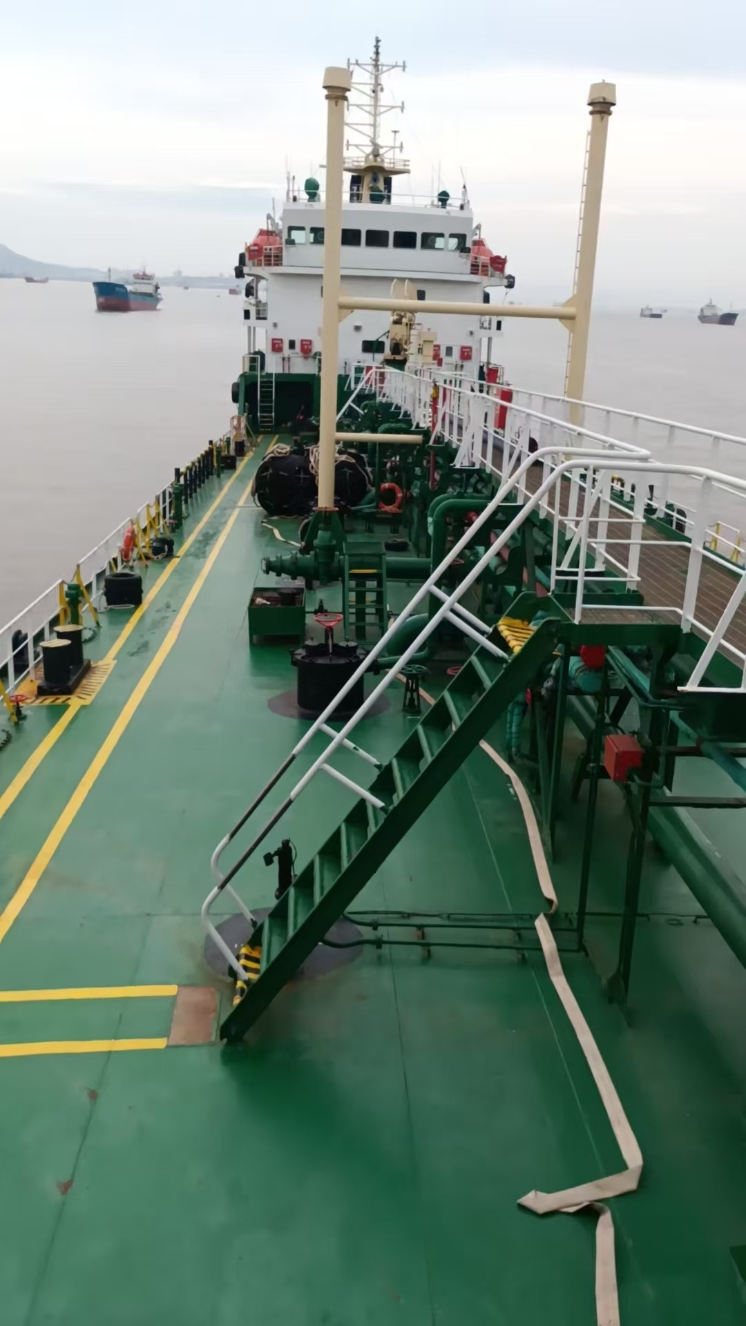 出售3400吨双底双壳轻油船 