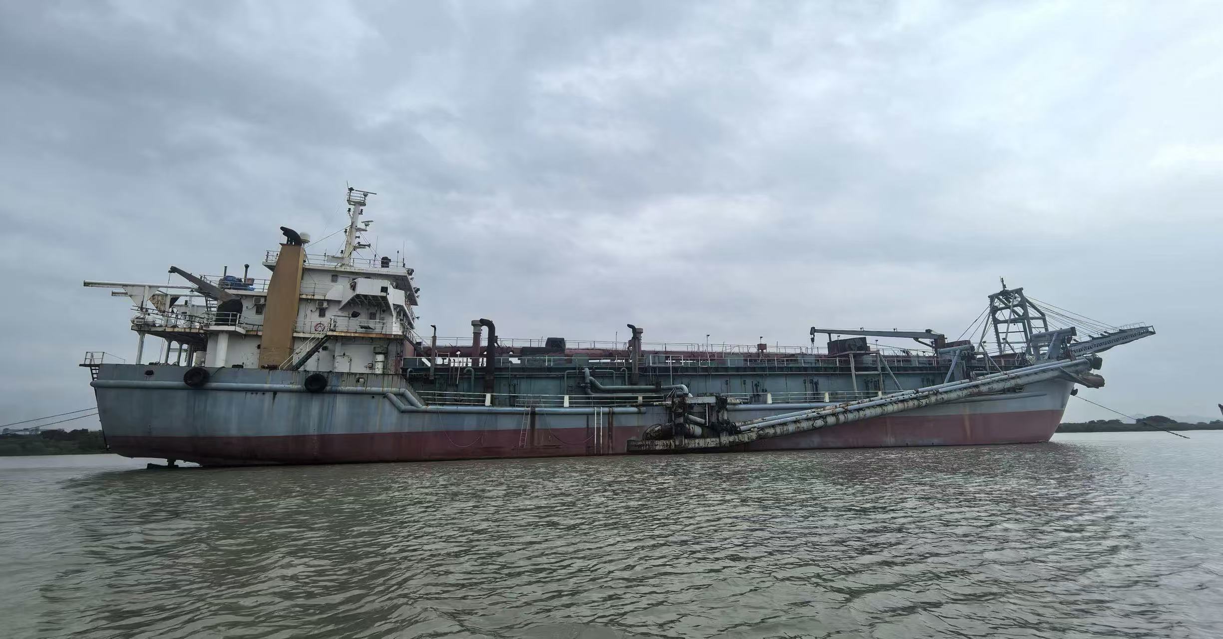 低价出售：实载8500吨沿海自吸自卸砂船 建造年份：2020年