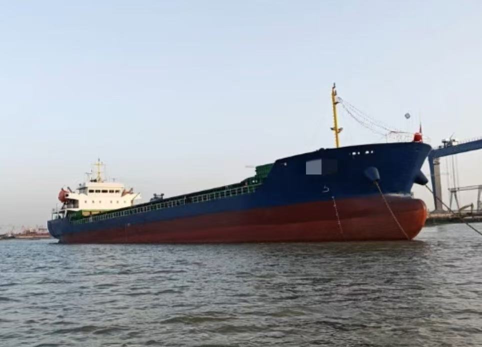 出售：7500吨双壳散货船 建造年份：2025年