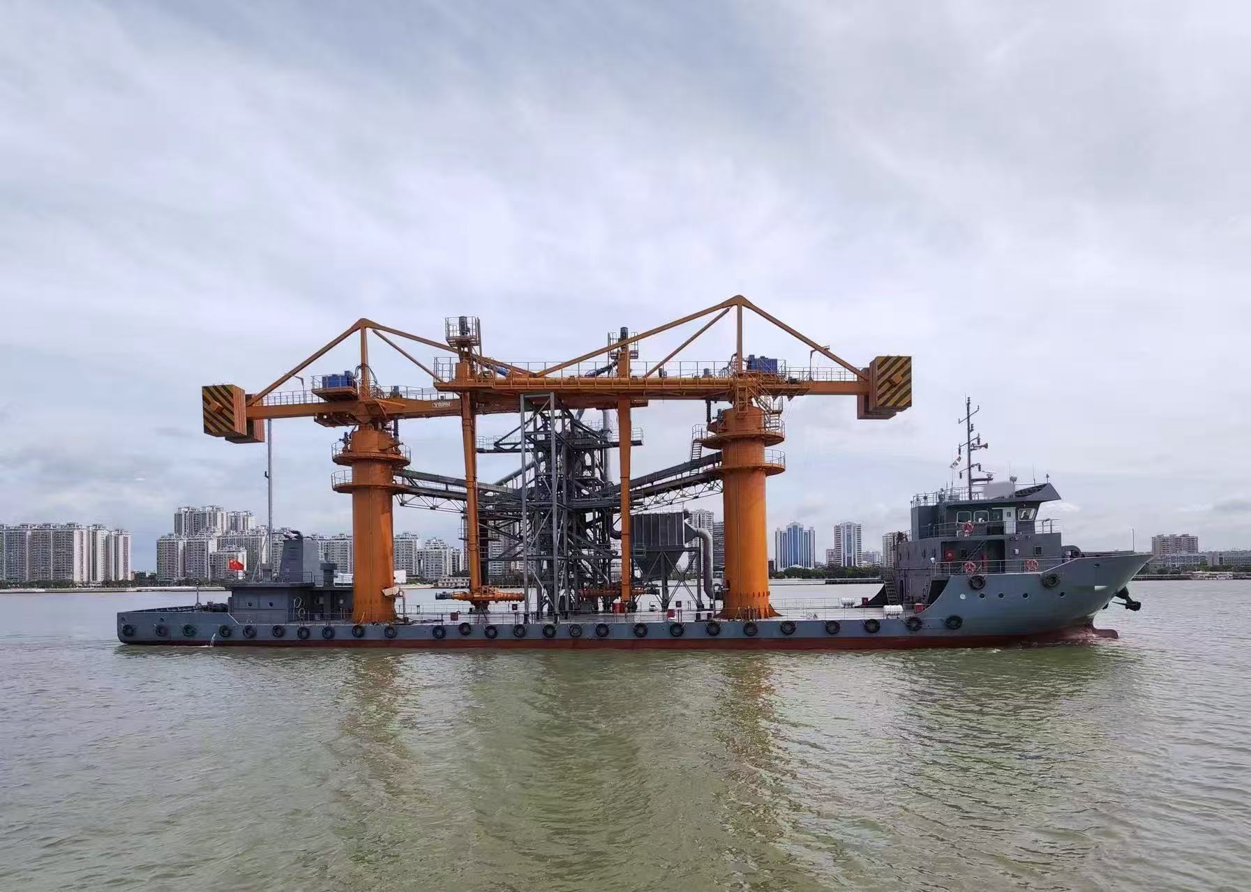 出售：水泥过驳平台船 前驾驶室甲板货船 建造年份：2022年8月