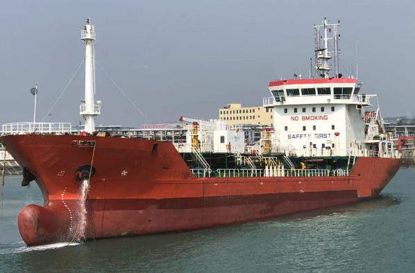 出售2490吨油船（闪点≤60℃）2013年造