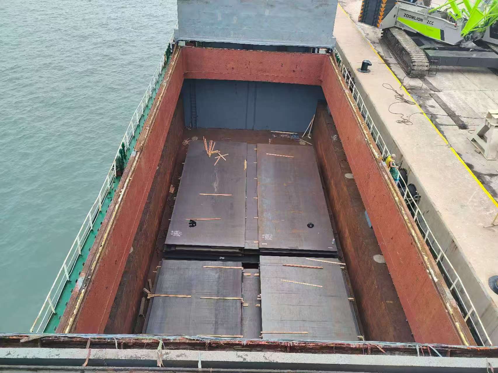 出售：3900吨外贸通用货船 *国际船舶* 建造年份：2005年