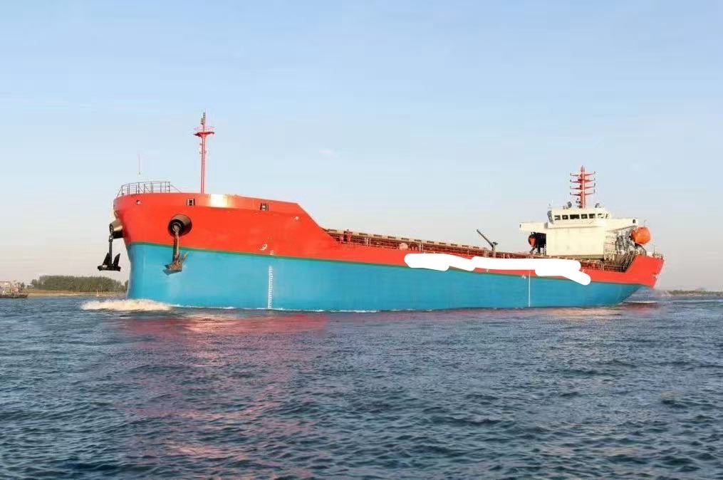 出售9800吨散货船