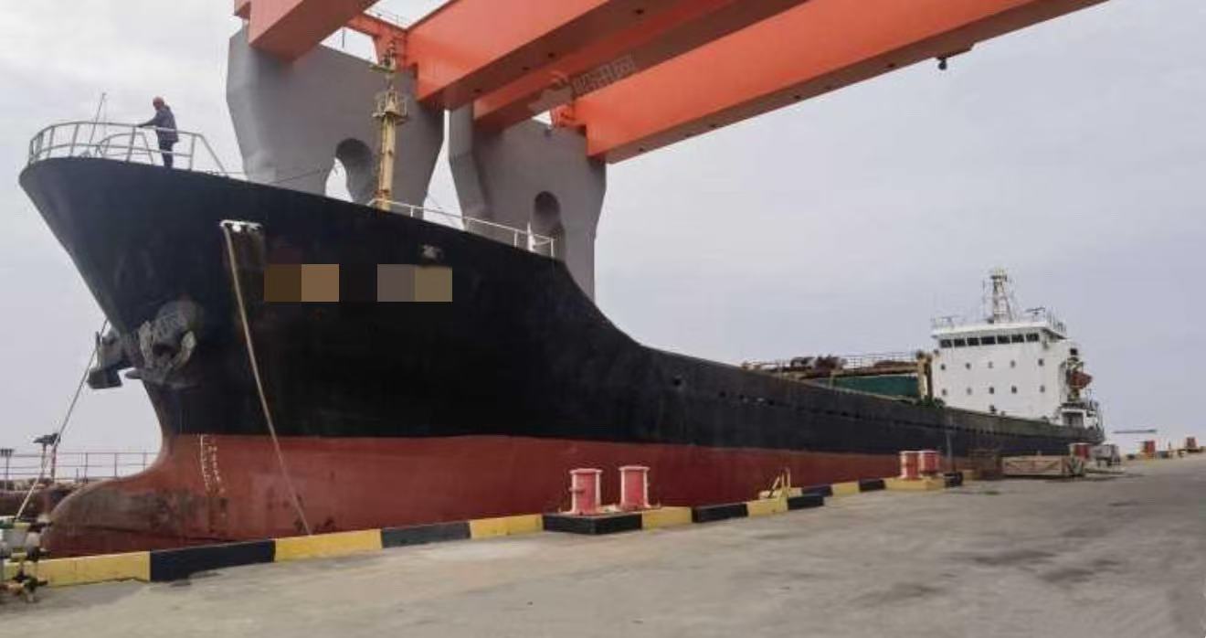 出售：4200吨在航散货船 建造年份：2006年