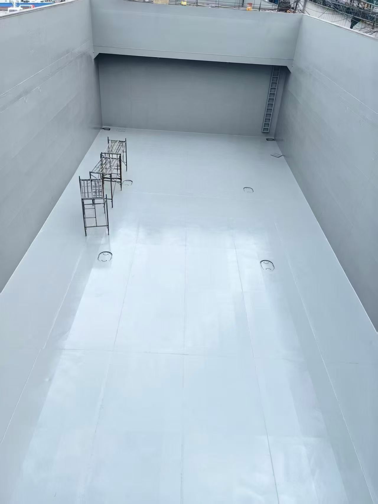 出售：4600吨双机双壳散货船 建造年份：2017年